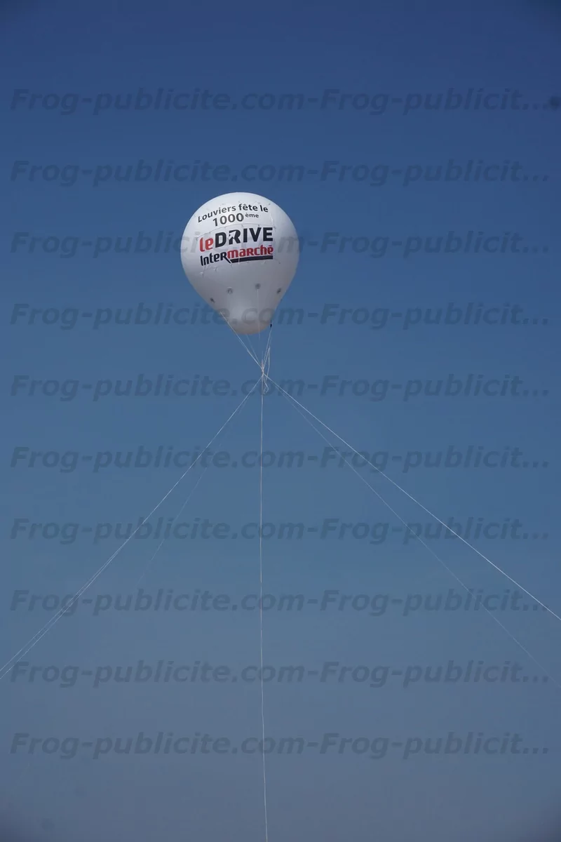 montgolfière gonflée à l'hélium pour ouverture intermarché drive