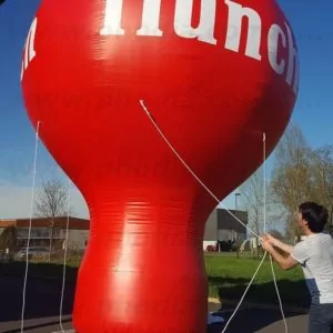 Montgolfière gonflable à air pulsé à poser au sol ou sur un toit de restaurant Flunch