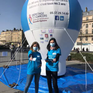 montgolfiere publicitaire pour communiquer sur le depistage du cancer colorectal en nouvelle aquitaine