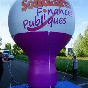 ballon publicitaire en forme de montgolfière 5m pour une manifestation de rue